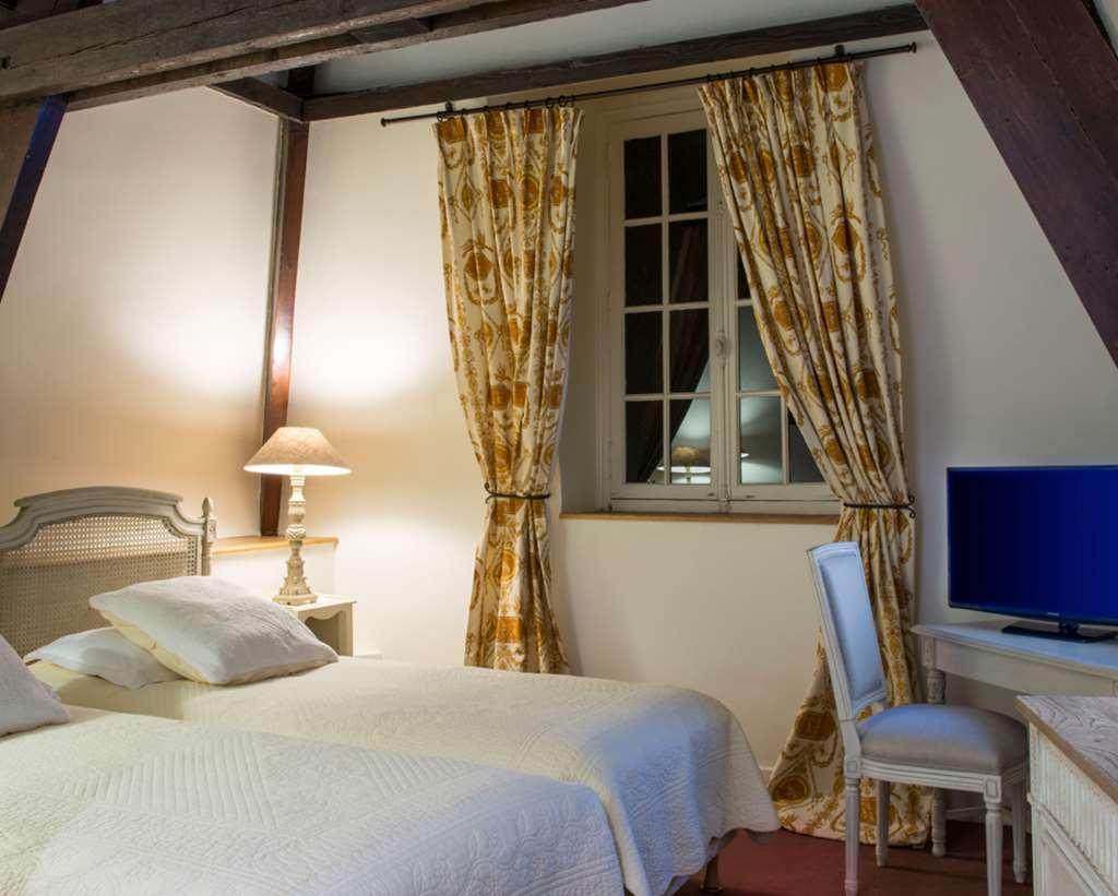 Hotel Chateau De L'Hermitage Pontoise Room photo