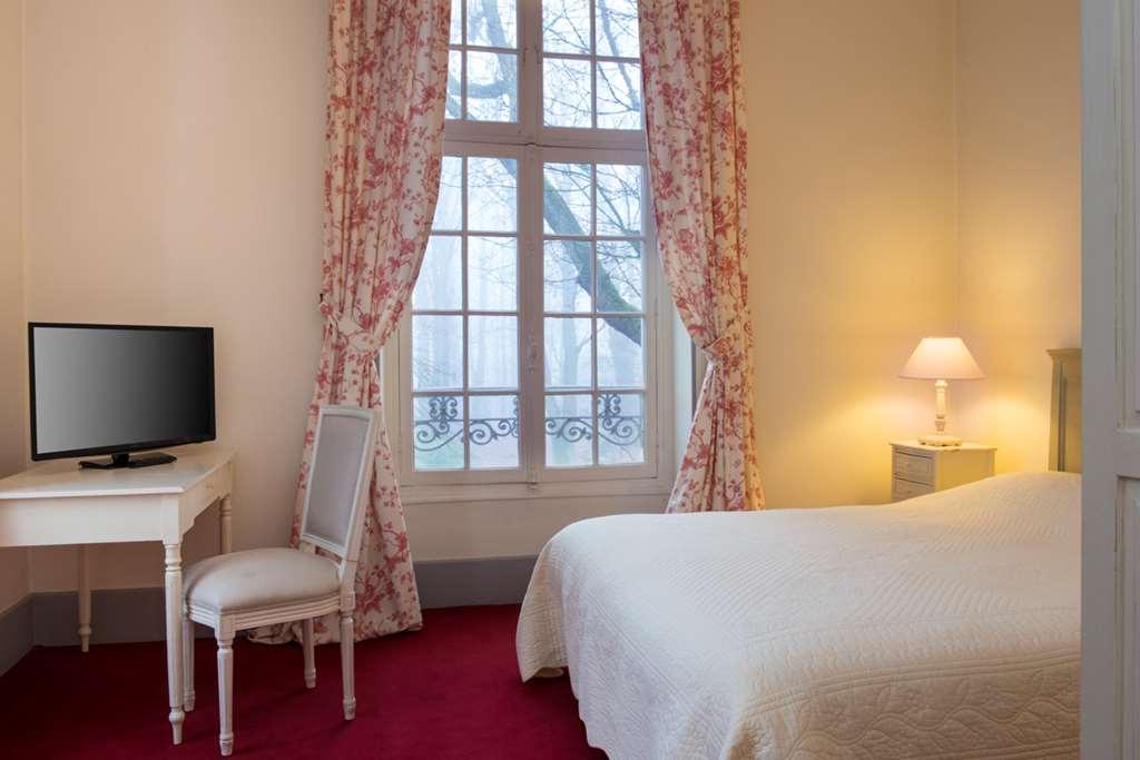 Hotel Chateau De L'Hermitage Pontoise Room photo