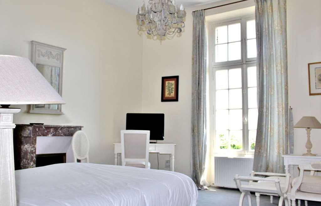 Hotel Chateau De L'Hermitage Pontoise Room photo