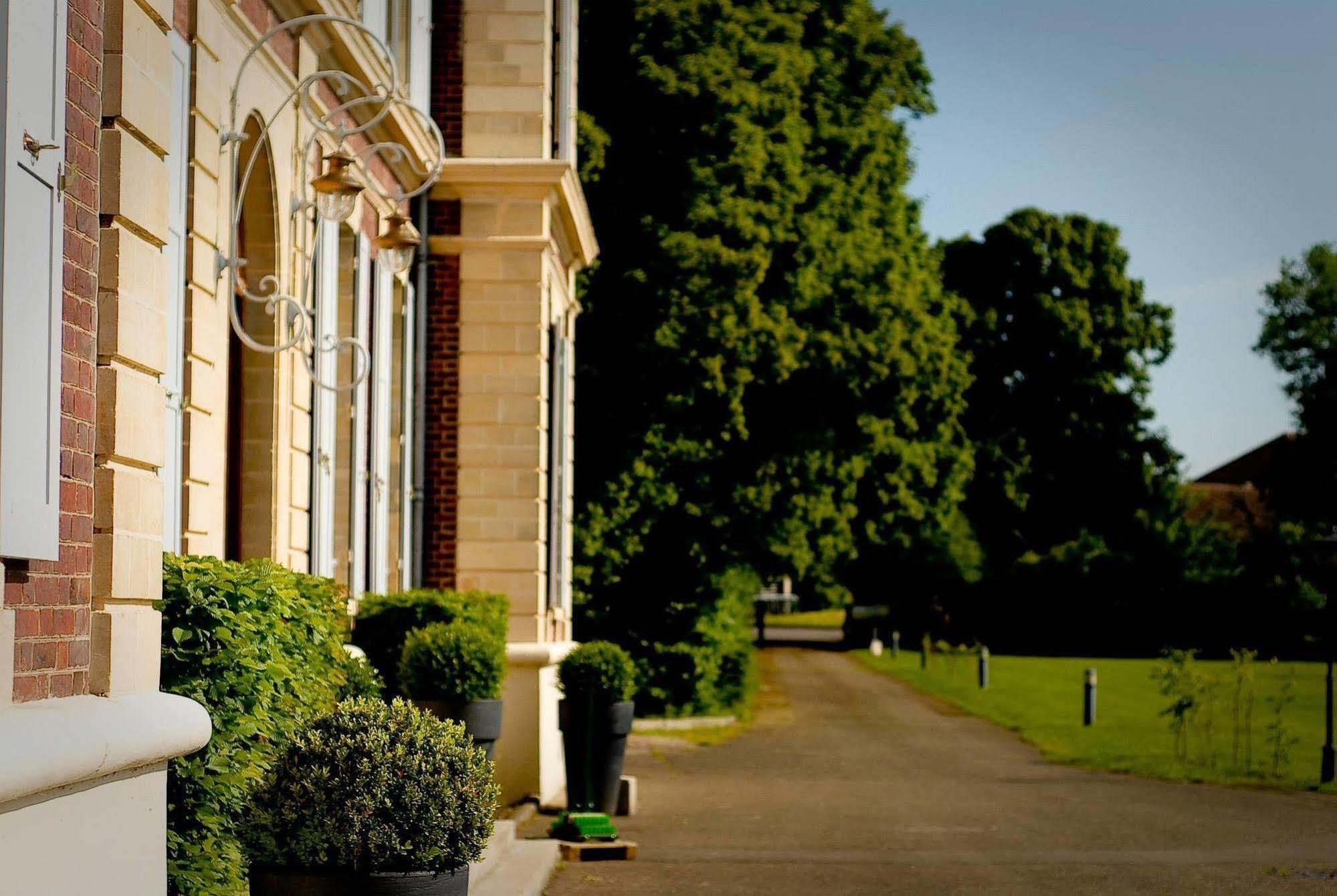 Hotel Chateau De L'Hermitage Pontoise Exterior photo